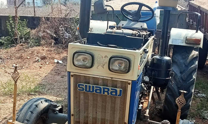  One Remanded For Arresting Tractor Transporting Sand Illegally, One Remanded ,ar-TeluguStop.com