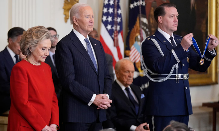  President Joe Biden Confers Us Highest Civilian Award On Hillary Clinton Details-TeluguStop.com