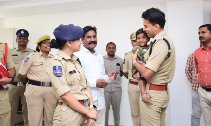  Rajanna Sirisilla Police Who Investigated The Girl Kidnapping Case, Rajanna Siri-TeluguStop.com