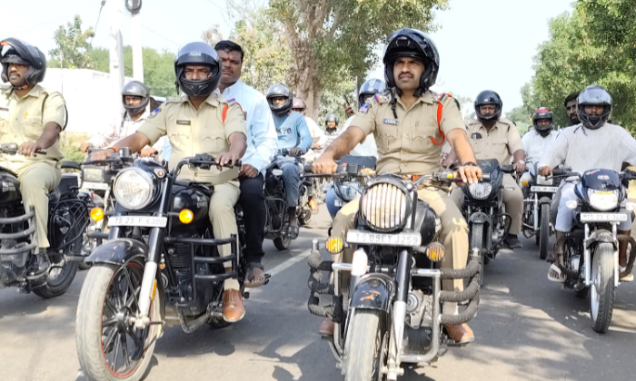  Road Safety Week Celebrations Under The Auspices Of Vemulawada Rural Police Depa-TeluguStop.com