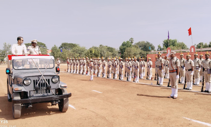  Sp Observed The Republic Day Parade, Suryapet Sp , Republic Day Parade, Suryapet-TeluguStop.com