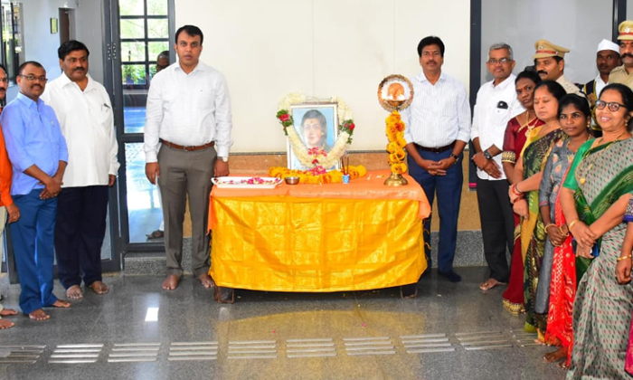  Savitri Bai Phule Effort To Achieve Aspiration Collector Sandeep Kumar Jha, Savi-TeluguStop.com