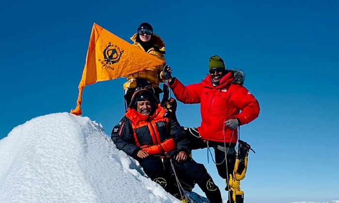 Telugu Africa, Antarctica, Harpreetsingh, Kilimanjaro, Mount Vinson, Navneetkaur