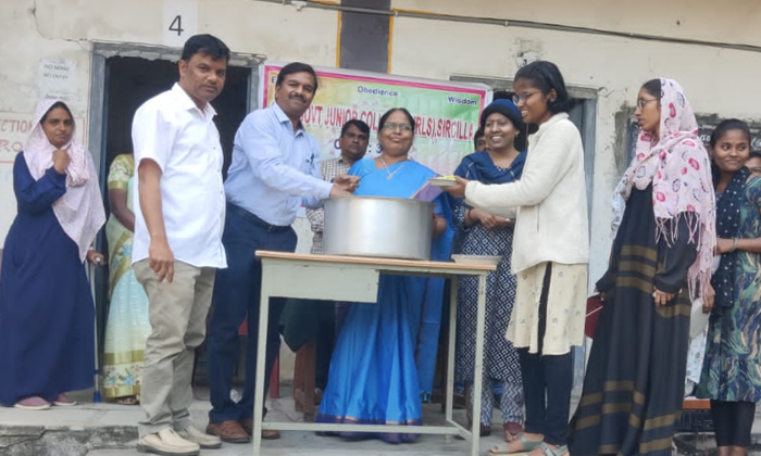  Savitribai Phule Jayanthi Celebration At Govt Girls Junior College, Savitribai P-TeluguStop.com