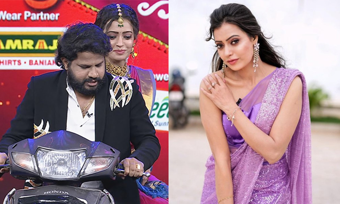  Jabardasth Ex Anchor Sowmya Rao Sensational Comments On Hyper Aadi Details, Hype-TeluguStop.com