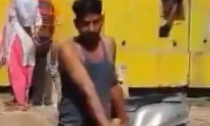  Shame On You! Lorry Overturned People For Tiles! Forgot About The Driver , Truck-TeluguStop.com