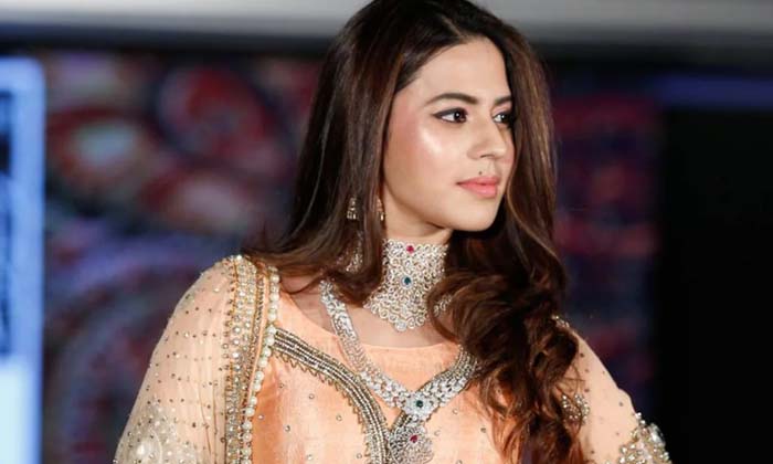 Gold Smuggling Ranya Rao Commission Details Inside Goes Viral In Social Media , Gold Smuggling Ranya Rao Commission Details Inside Goes Viral In Social Media ,-TeluguStop.com