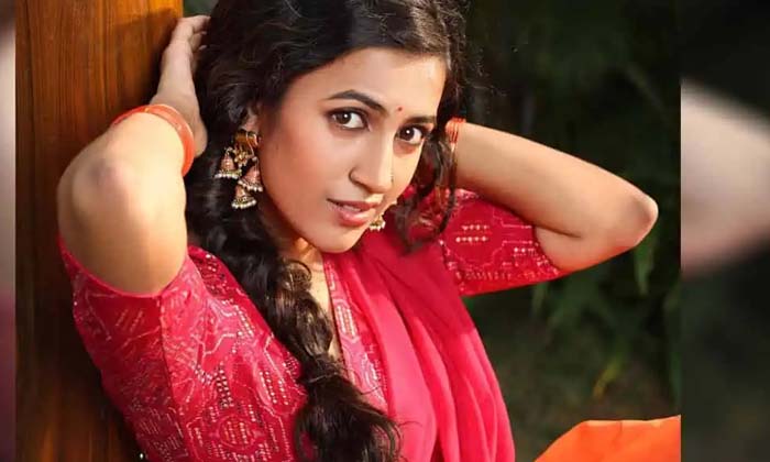 Mega Daughter Niharika Comments About Her Divorce Details Inside Goes Viral In S Mega Daughter Niharika Comments About Her Divorce Details Inside Goes Viral In S-TeluguStop.com