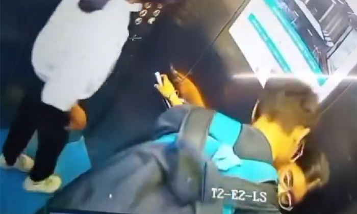 Teen Couple Dirty Explicit Kissing In Lift Caught In Camera Video Viral Details, Teen Couple Dirty Explicit Kissing In Lift Caught In Camera Video Viral Details,-TeluguStop.com