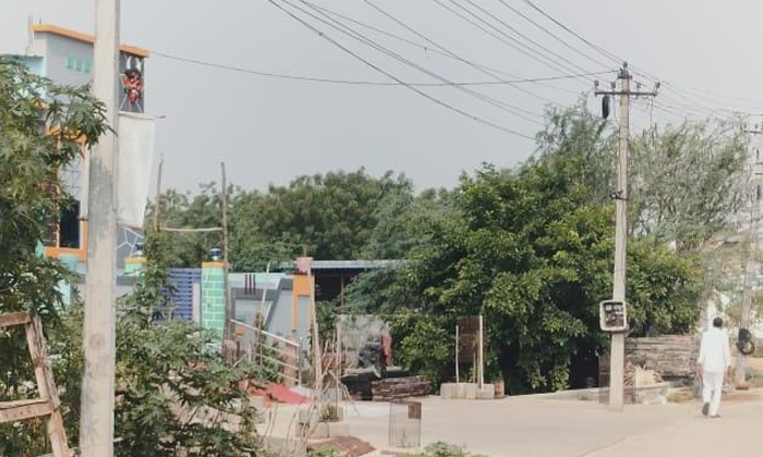  Street Lamp Stolen In Huzurnagar Municipality, Street Lamp Stolen ,huzurnagar Mu-TeluguStop.com